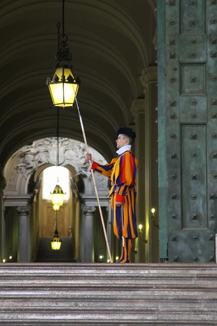 0675 Rome-Basiliek St Pieter.jpg